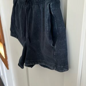 Lulemom softstream Shorts with Elastic Waistband and Curved Hem